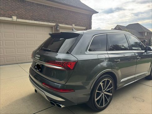 Used 2022 Audi SQ7 Premium Plus w/ SQ7 Executive Package AWD/4WD image 18