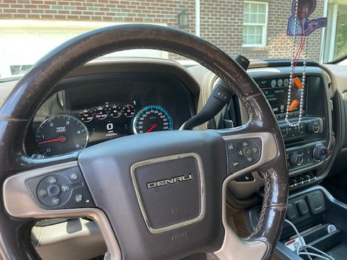 Used 2018 GMC Sierra 2500 Denali w/ Duramax Plus Package image 6
