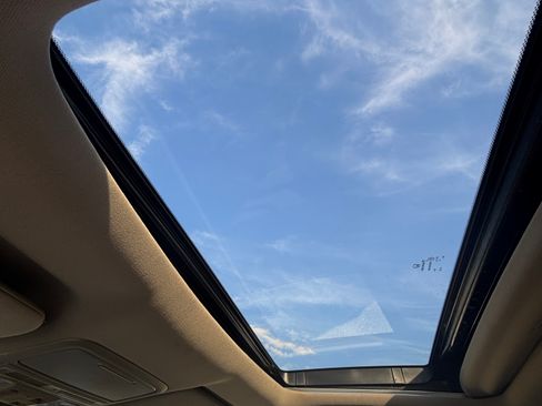 Used 2018 Honda Pilot Touring image 15