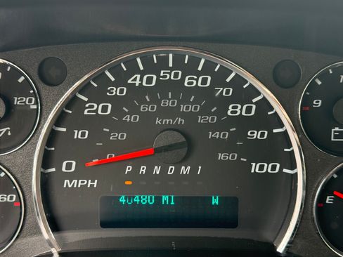 Used 2022 Chevrolet Express 3500 LS image 10