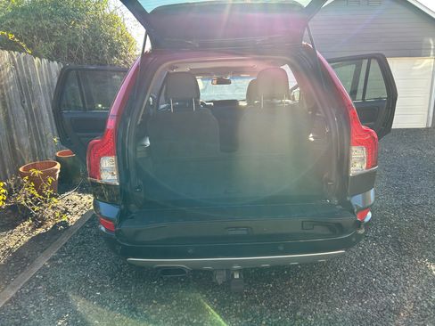 Used 2014 Volvo XC90 3.2 w/ Climate Package image 26