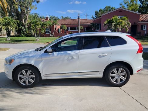 Used 2017 Volvo XC60 T5 Inscription w/ Advanced Package image 2