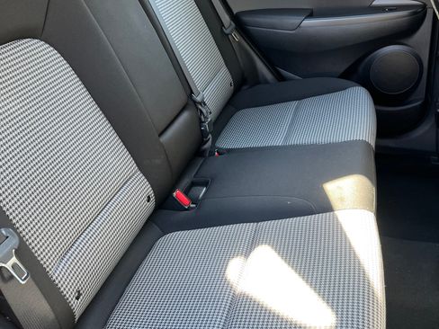 Used 2018 Hyundai Kona SE image 8