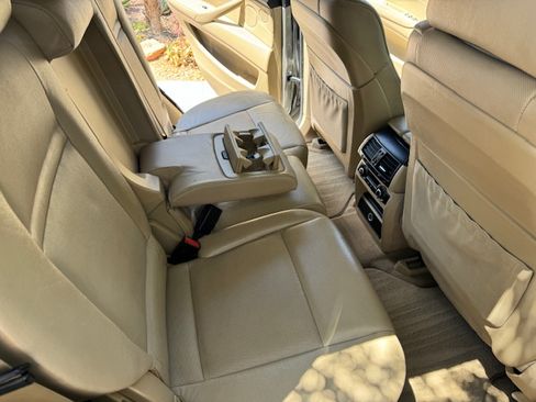 Used 2007 BMW X5 4.8i image 9