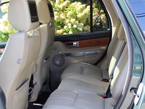 Used 2010 Land Rover Range Rover Sport HSE LUX image 20