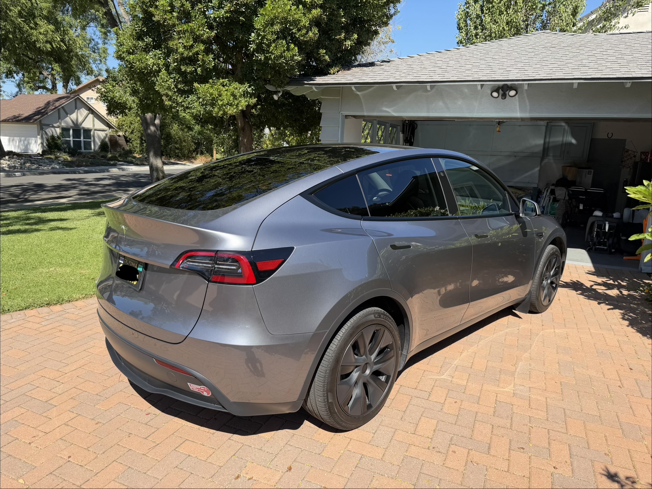 Used 2024 Tesla Model Y Long Range RWD image 5