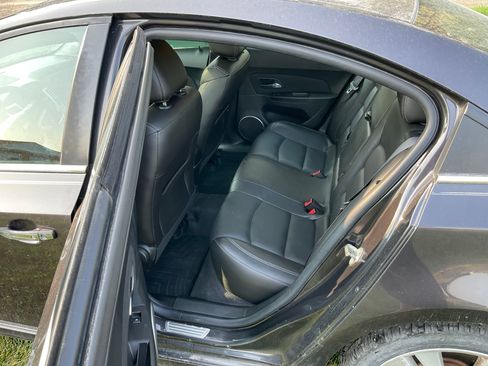 Used 2015 Chevrolet Cruze LTZ w/ Sun, Sound and Sport Package FWD image 4