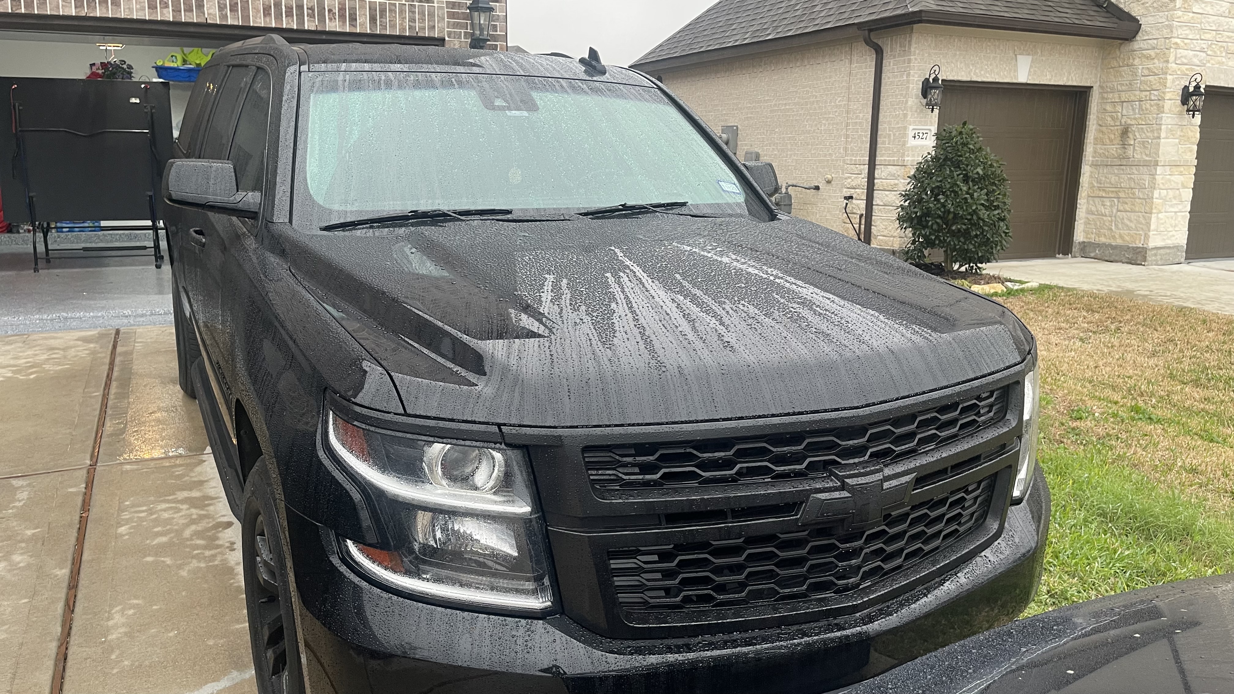 Used 2017 Chevrolet Suburban LT RWD image 2