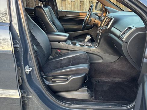 Used 2018 Jeep Grand Cherokee Altitude image 13