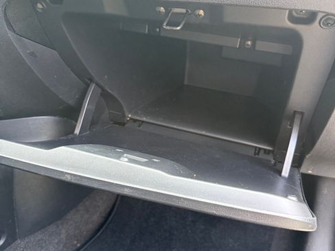 Used 2015 Nissan Versa Note SV FWD image 14