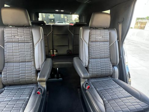 Used 2023 Cadillac Escalade Sport Platinum w/ LPO, ONYX Package AWD/4WD image 14