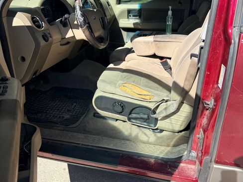 Used 2005 Ford F150 XLT image 4