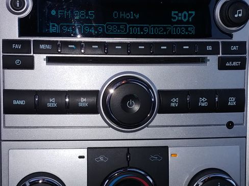 Used 2011 Chevrolet Malibu LS image 9