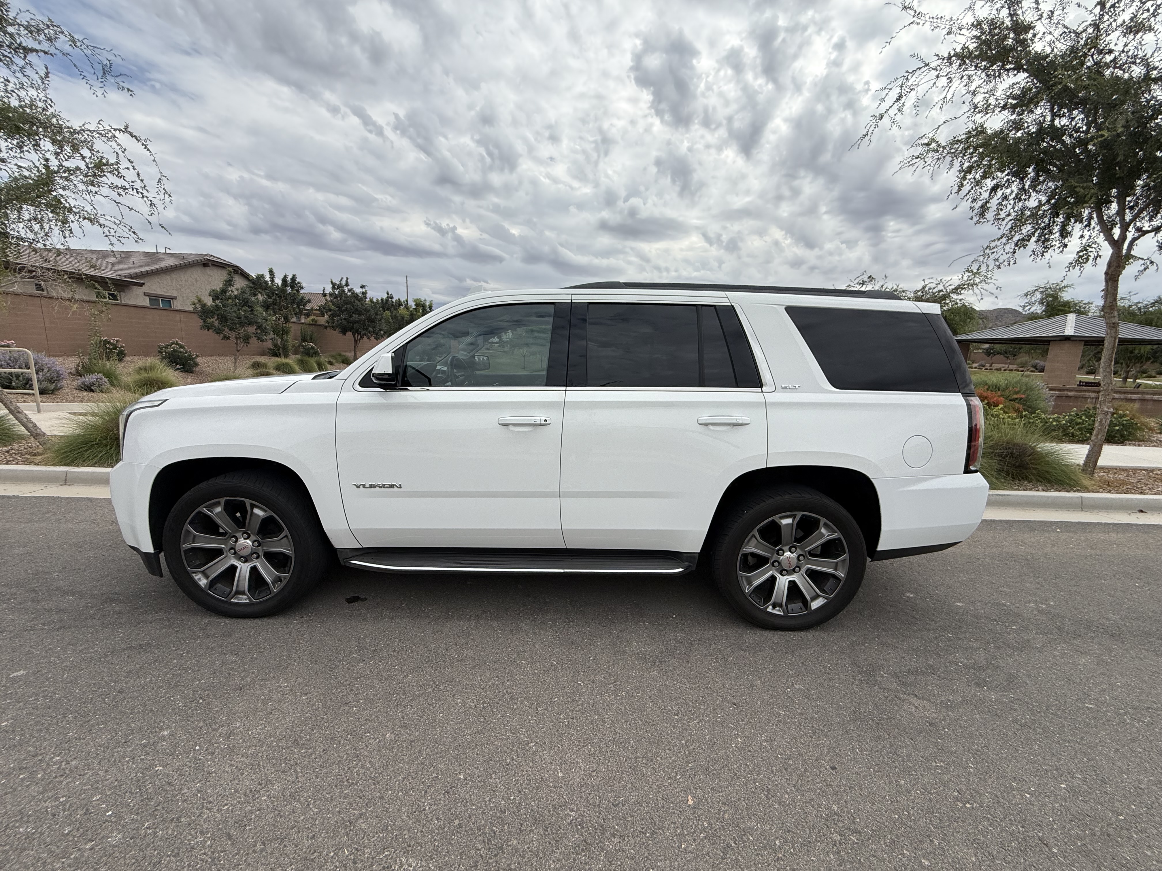 Used 2015 GMC Yukon SLT w/ HD Trailering Package RWD image 1