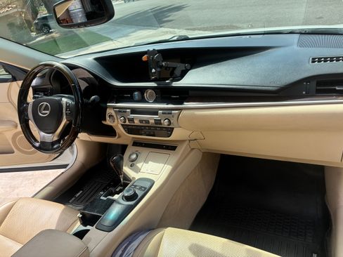 Used 2014 Lexus ES 350 w/ Premium Package image 9