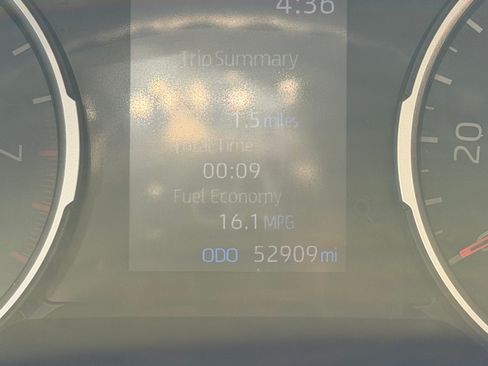 Used 2021 Toyota RAV4 XLE w/ Convenience Package FWD image 13