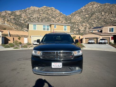 Used 2019 Dodge Durango SXT image 1