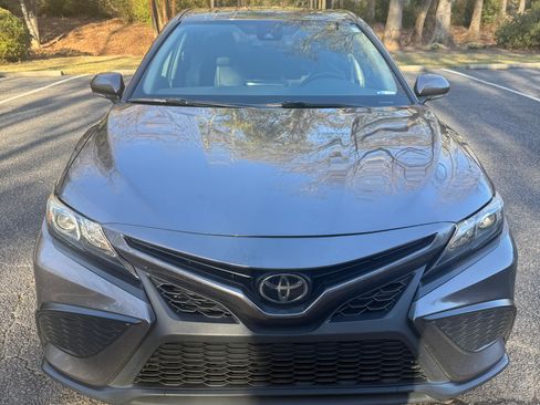 Used 2022 Toyota Camry SE image 14