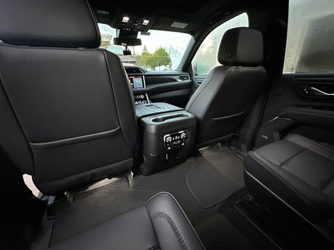 Used 2023 GMC Yukon Denali w/ Max Trailering Package AWD/4WD image 12