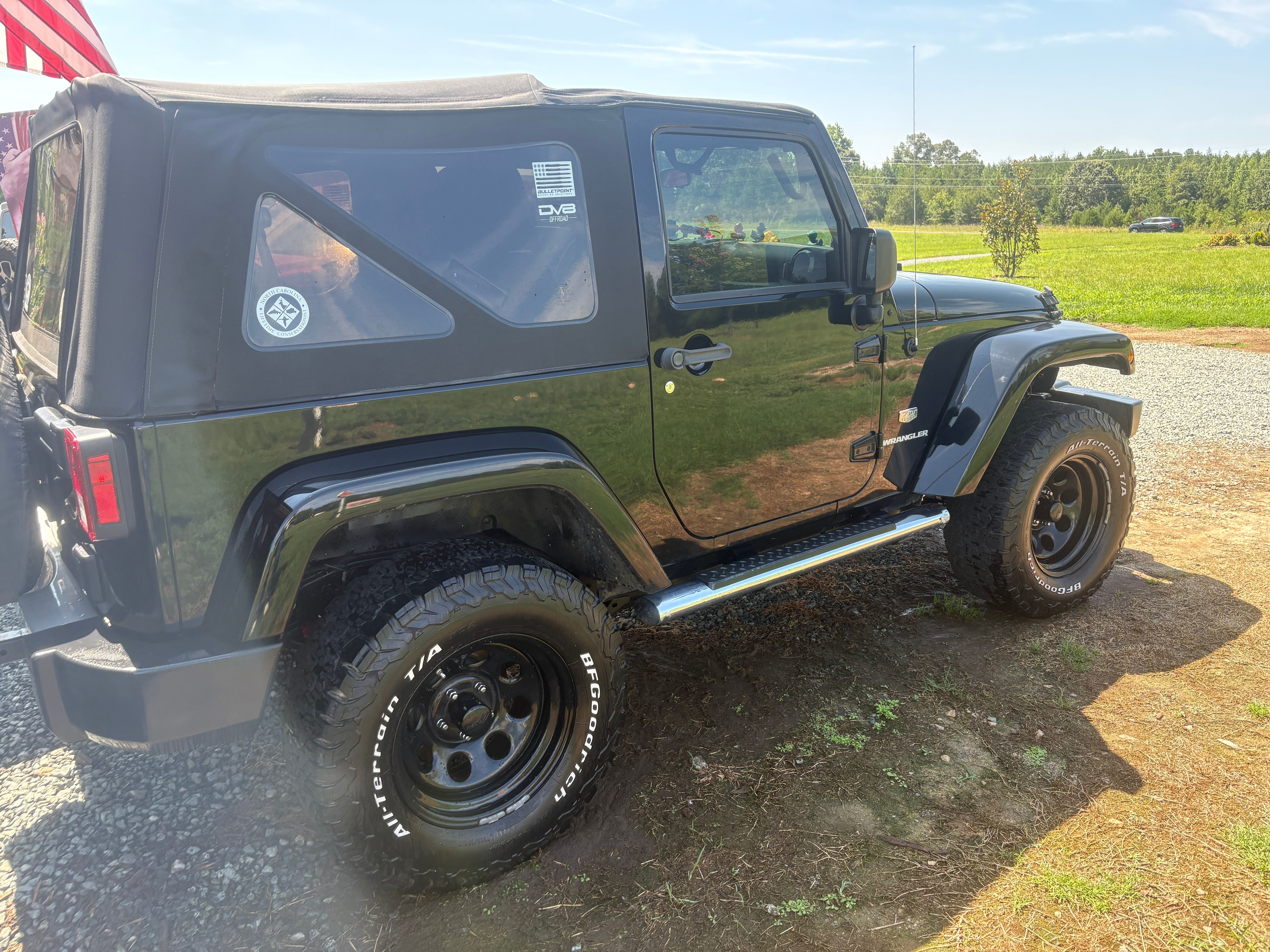 Used 2011 Jeep Wrangler Sahara w/ Connectivity Group AWD/4WD image 5