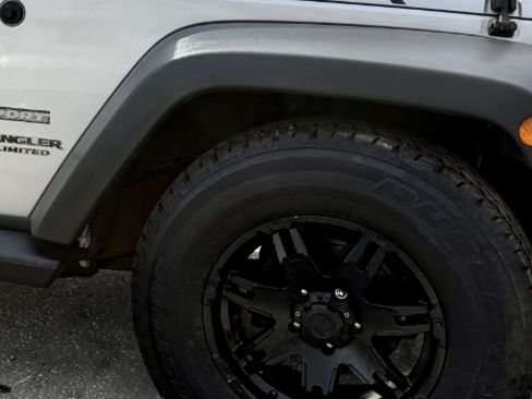 Used 2010 Jeep Wrangler Unlimited Sport image 11