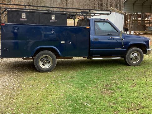 Used 2000 Chevrolet Silverado 3500 2WD Regular Cab w/ Comfort & Convenience Pkg image 1