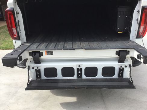 Used 2022 GMC Sierra 1500 Denali w/ Denali Reserve Package image 16