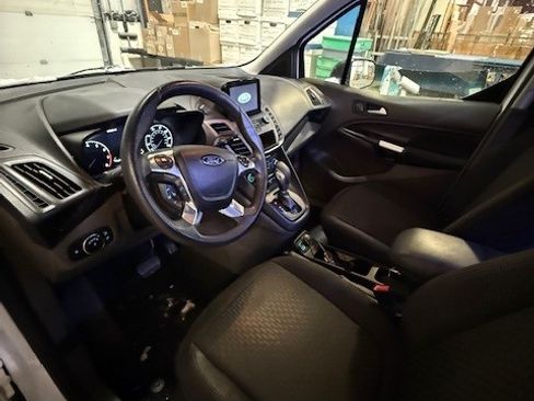 Used 2019 Ford Transit Connect XLT image 6