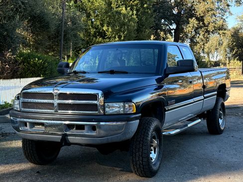 Used 1996 Dodge Ram 2500 Truck 4x4 Club Cab image 10