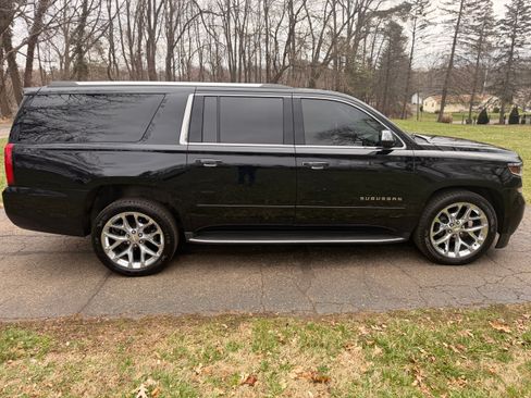 Used 2018 Chevrolet Suburban Premier image 4