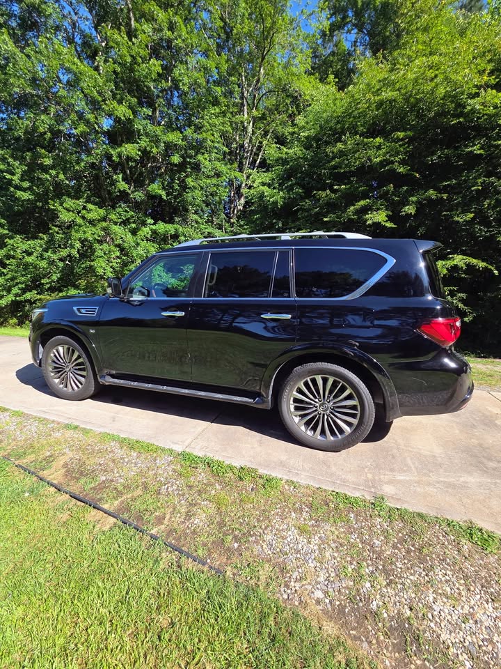 Used 2019 INFINITI QX80 Luxe w/ 22" Wheel Package RWD image 4