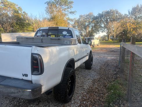 Used 2000 Toyota Tundra SR5 image 4