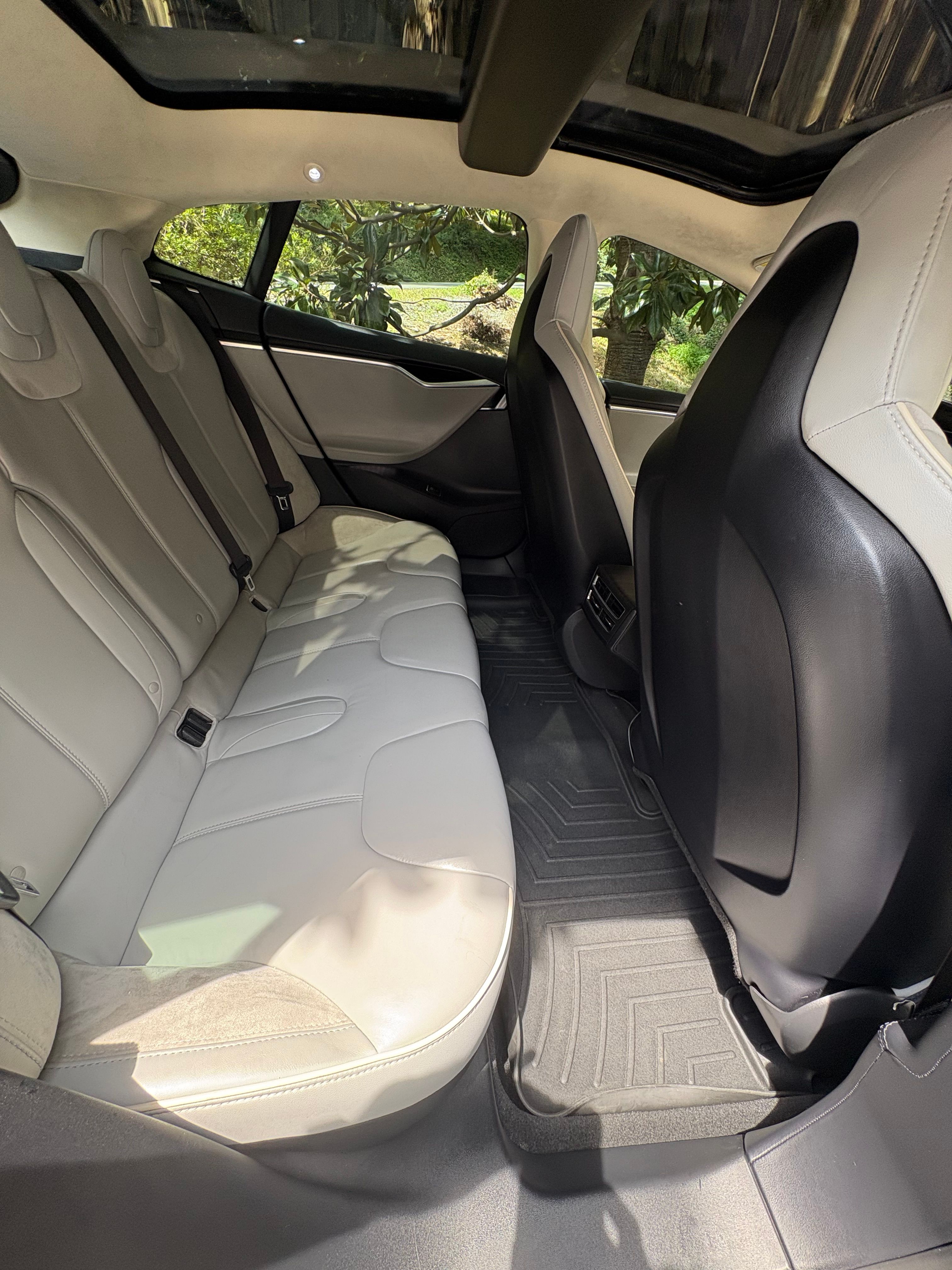 Used 2013 Tesla Model S Performance RWD image 12