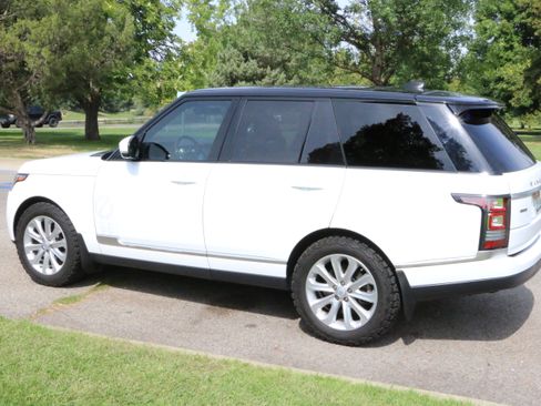 Used 2017 Land Rover Range Rover HSE image 5