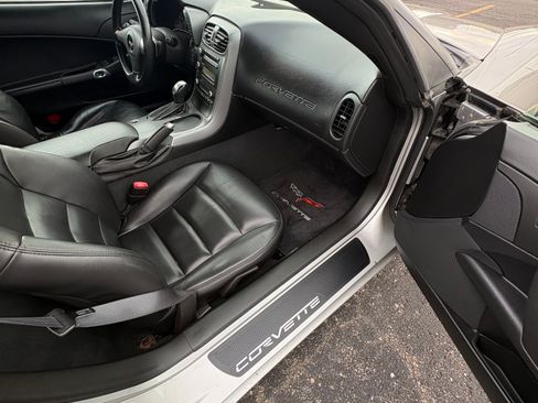 Used 2006 Chevrolet Corvette Coupe RWD image 15