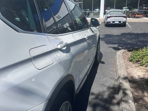 Used 2017 BMW X3 sDrive28i RWD image 4