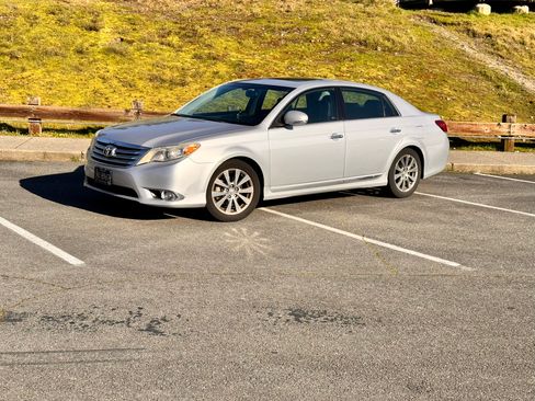 Used 2011 Toyota Avalon Limited image 14