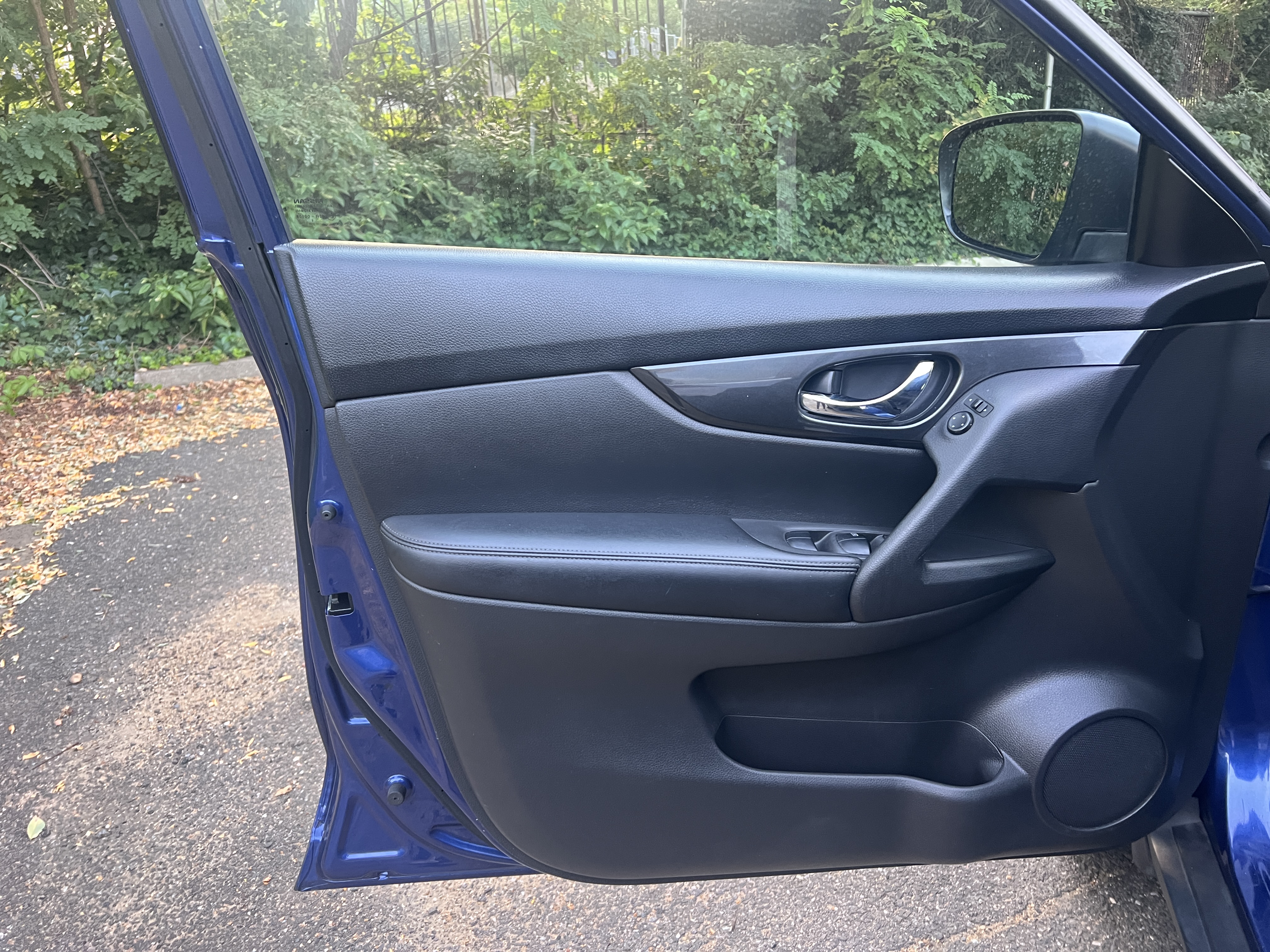 Used 2017 Nissan Rogue S AWD/4WD image 18