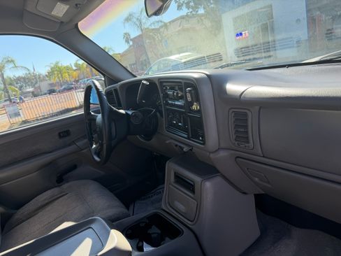 Used 1999 Chevrolet Silverado 2500 LS w/ Firm Ride Suspension Pkg RWD image 12