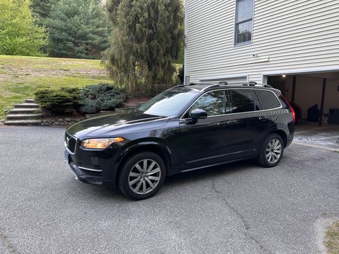 Used 2016 Volvo XC90 T6 Momentum AWD/4WD image 2