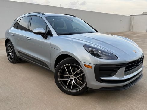 Used 2023 Porsche Macan image 4