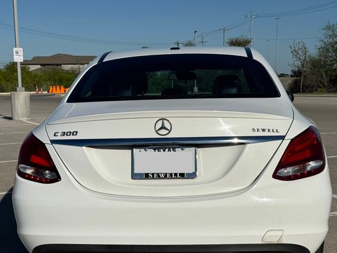 Used 2018 Mercedes-Benz C 300 Sedan image 8