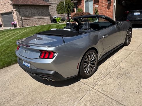 Used 2024 Ford Mustang GT Premium image 6