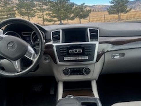 Used 2013 Mercedes-Benz GL 450 GL 450 4MATIC Sport Utility 4D image 12