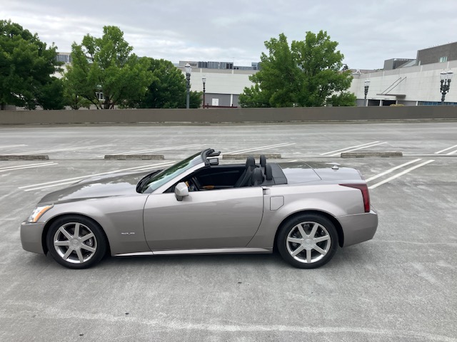Used 2004 Cadillac XLR RWD image 2