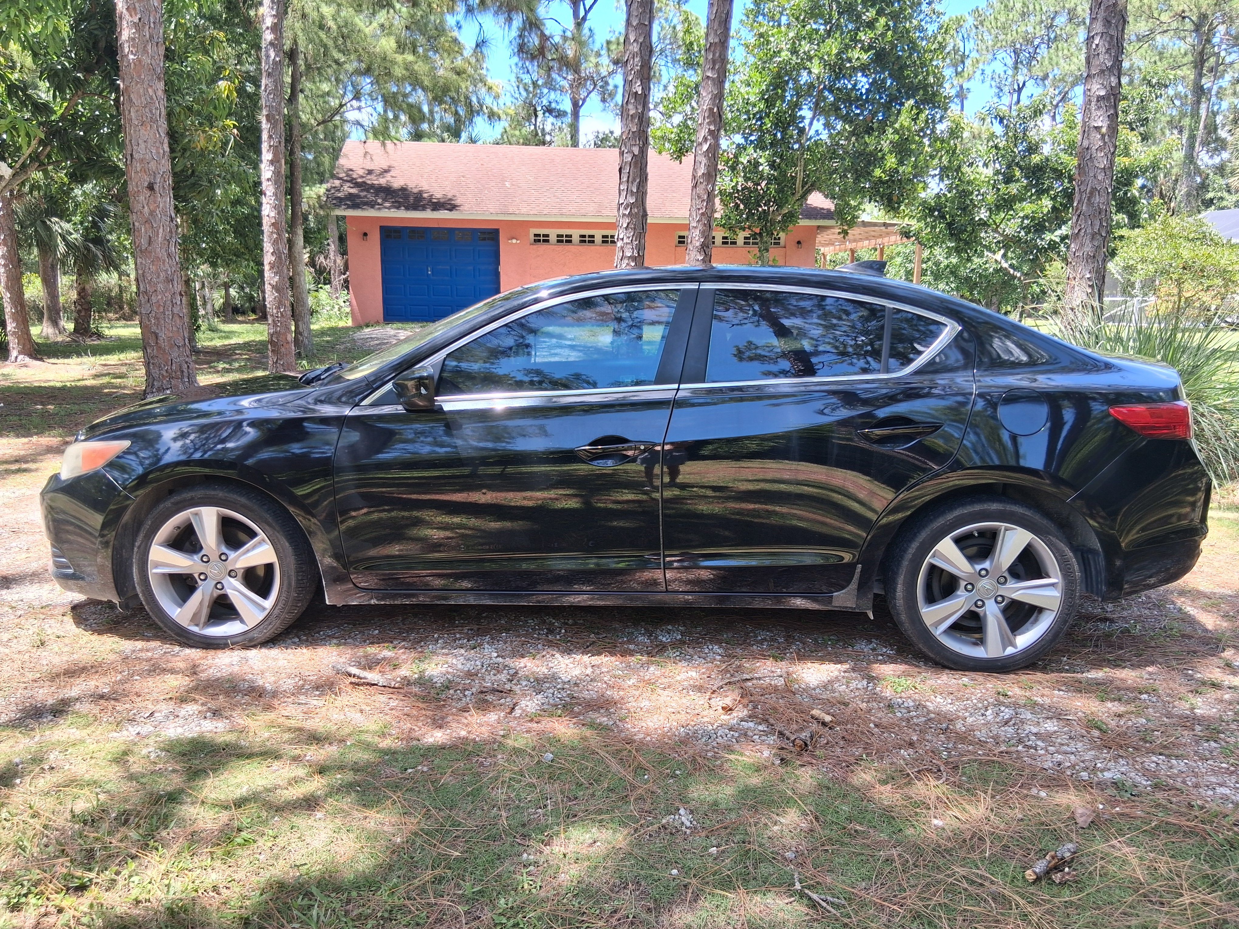 Used 2013 Acura ILX w/ Technology Package FWD image 1