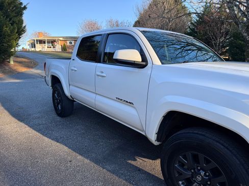 Used 2023 Toyota Tacoma SR5 image 6