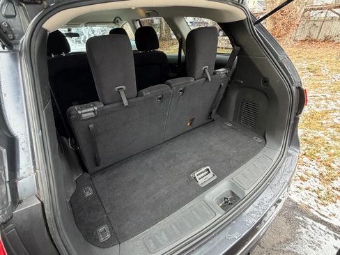 Used 2014 Nissan Pathfinder SV image 22