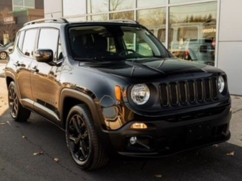 Used 2018 Jeep Renegade Altitude image 1