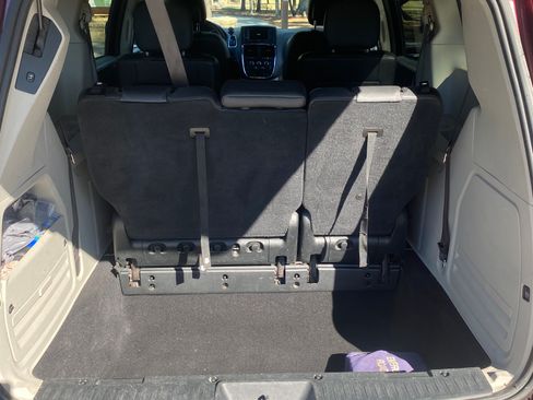 Used 2017 Dodge Grand Caravan SXT image 17